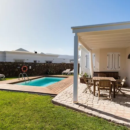 Willa Puerto Del Carmen Sleeps 6 Pool Wifi T812191