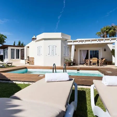 Villa Puerto Del Carmen Sleeps 6 Pool Wifi T812191 *